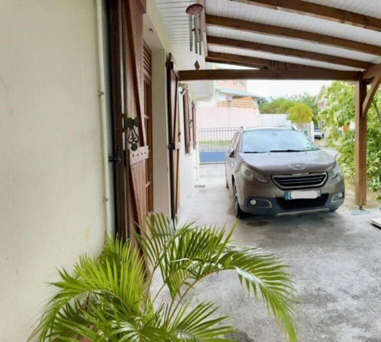 Ti Sucrier Jaune - Douceur Caraibe Vue Mer Le Carbet Exteriér fotografie
